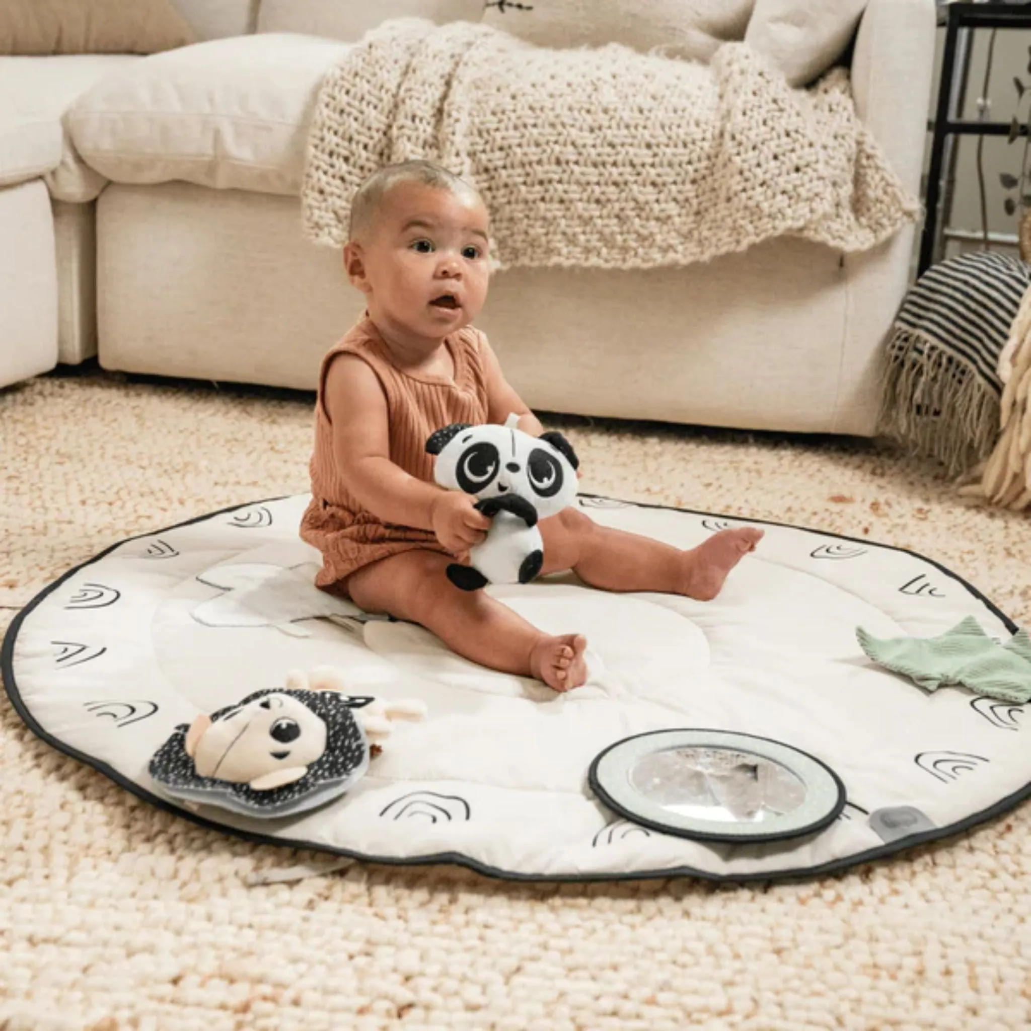 Tiny Love Luxe Gymini Black & White Décor