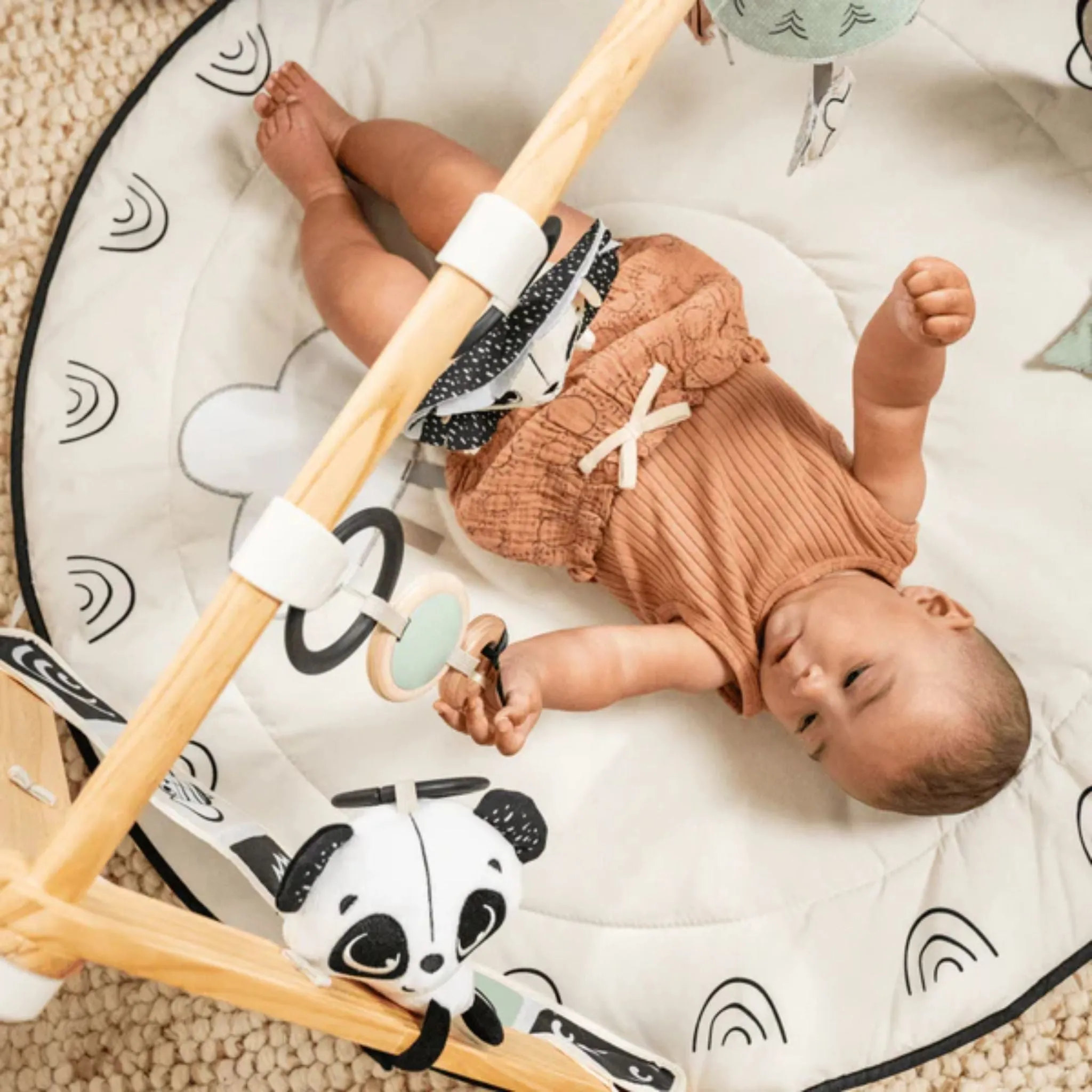 Tiny Love Luxe Gymini Black & White Décor